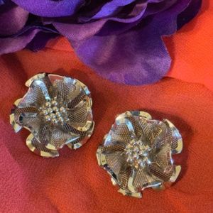 Vintage Silver-tone Flower Mesh Filigree Clip-on Earrings signed BED